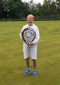 LADIES SINGLES CHAMPION- SUE WALTER