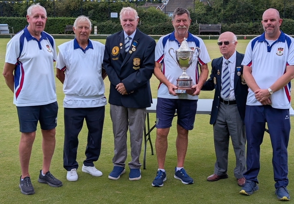 Lindfield presented with the runners-up trophy