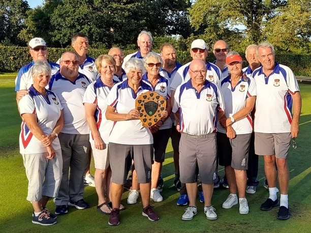 Club members on the green